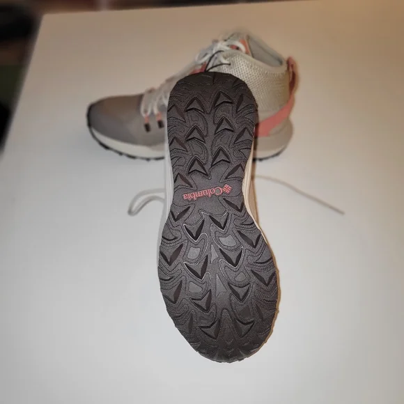 Columbia Women's Trailstorm hiking boots 7.5 - Picture 3 of 4